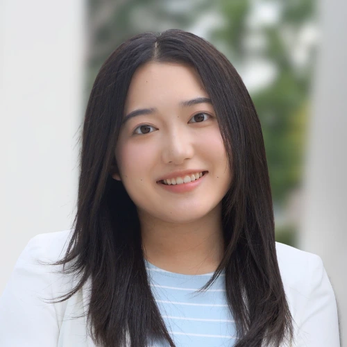 Heaven Xiong headshot