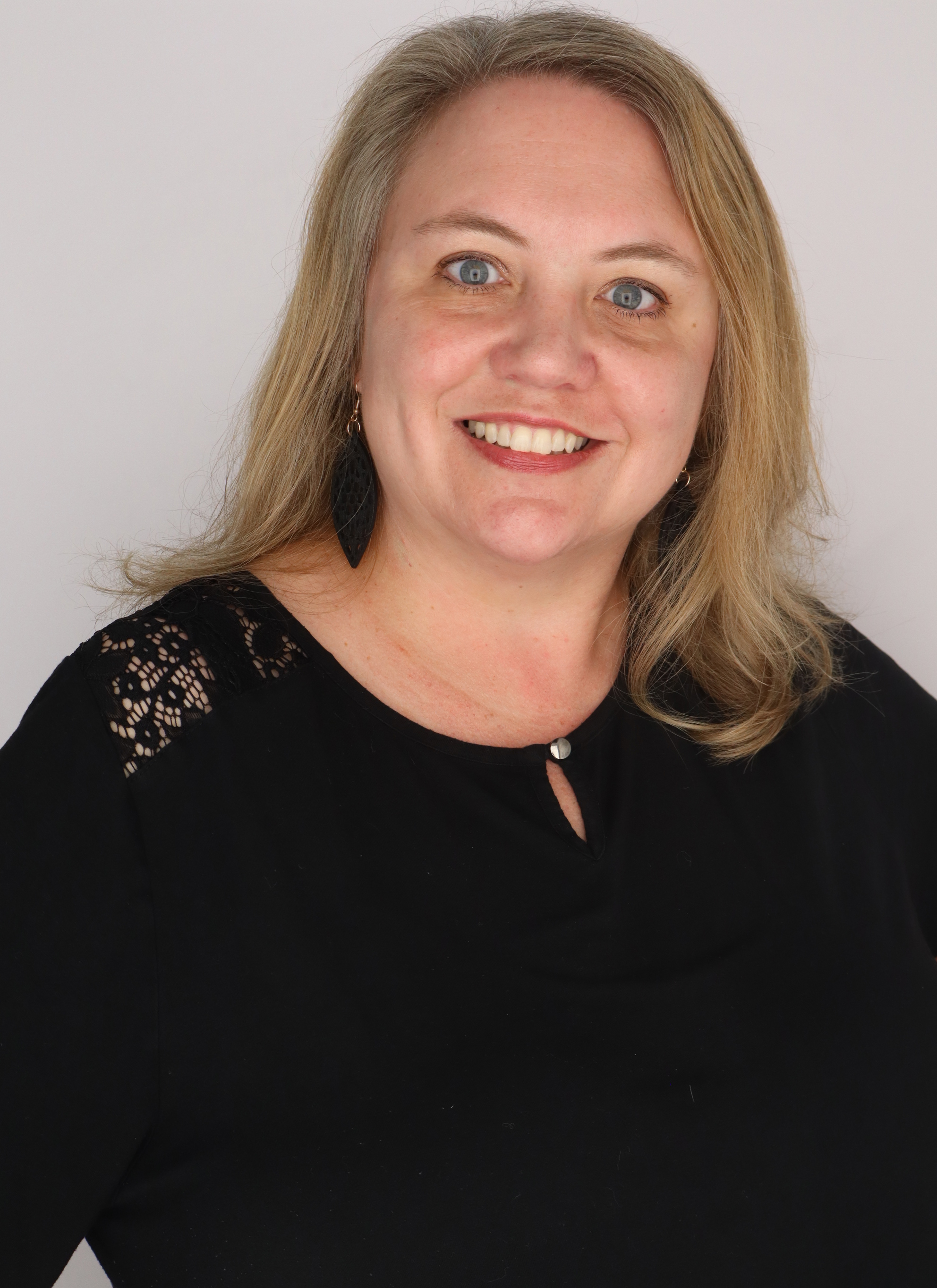 Headshot of Erin Yetter