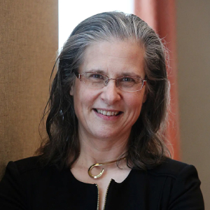 Headshot of Shelley MacDermid Wadsworth