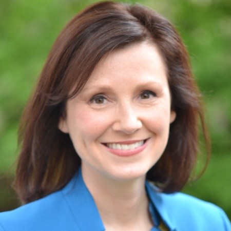 Headshot of Theresa Glomb