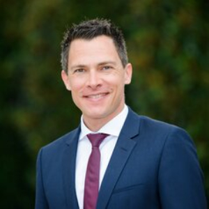 Headshot of Tobias Dennerlein